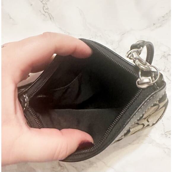 Coach Signature Jacquard Black Leather Trim Wristlet NWOT - Picture 8 of 8